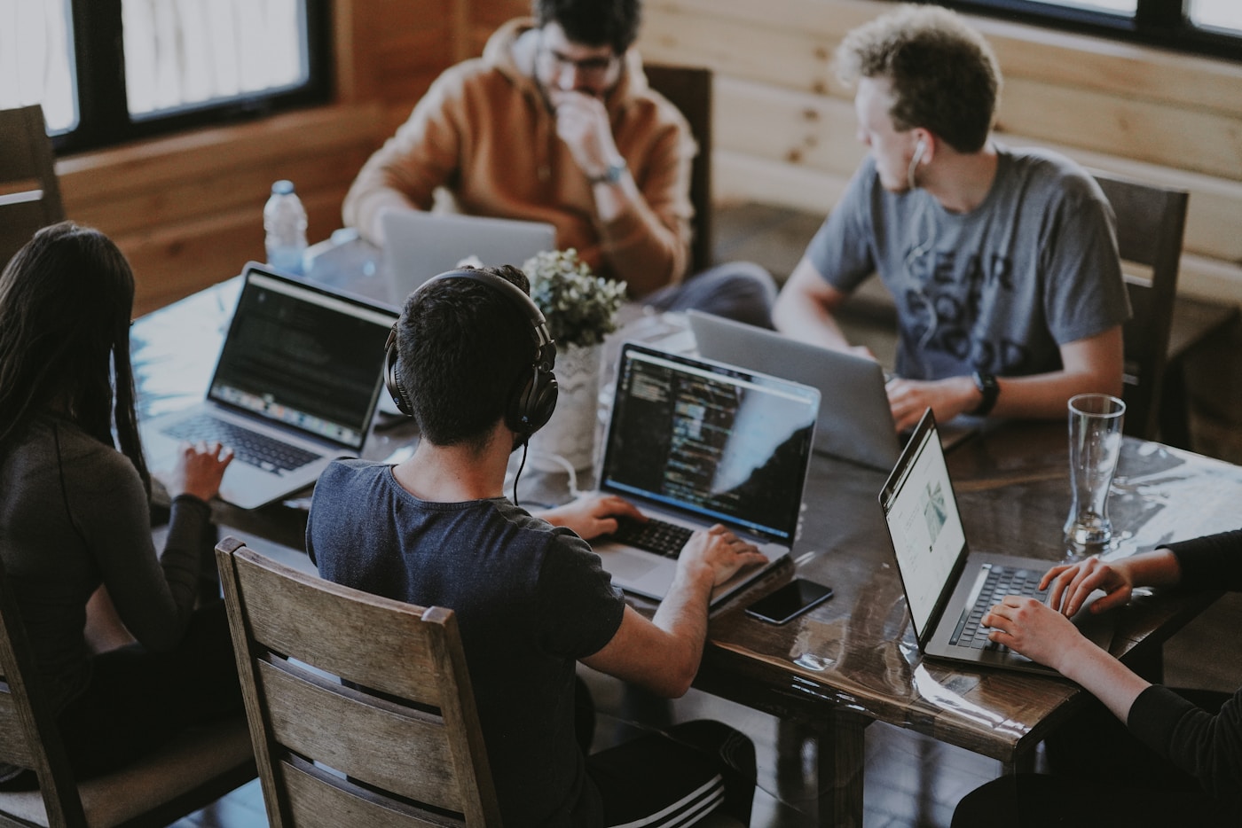 Cyber Synth AI team standup reviewing detection engineering priorities